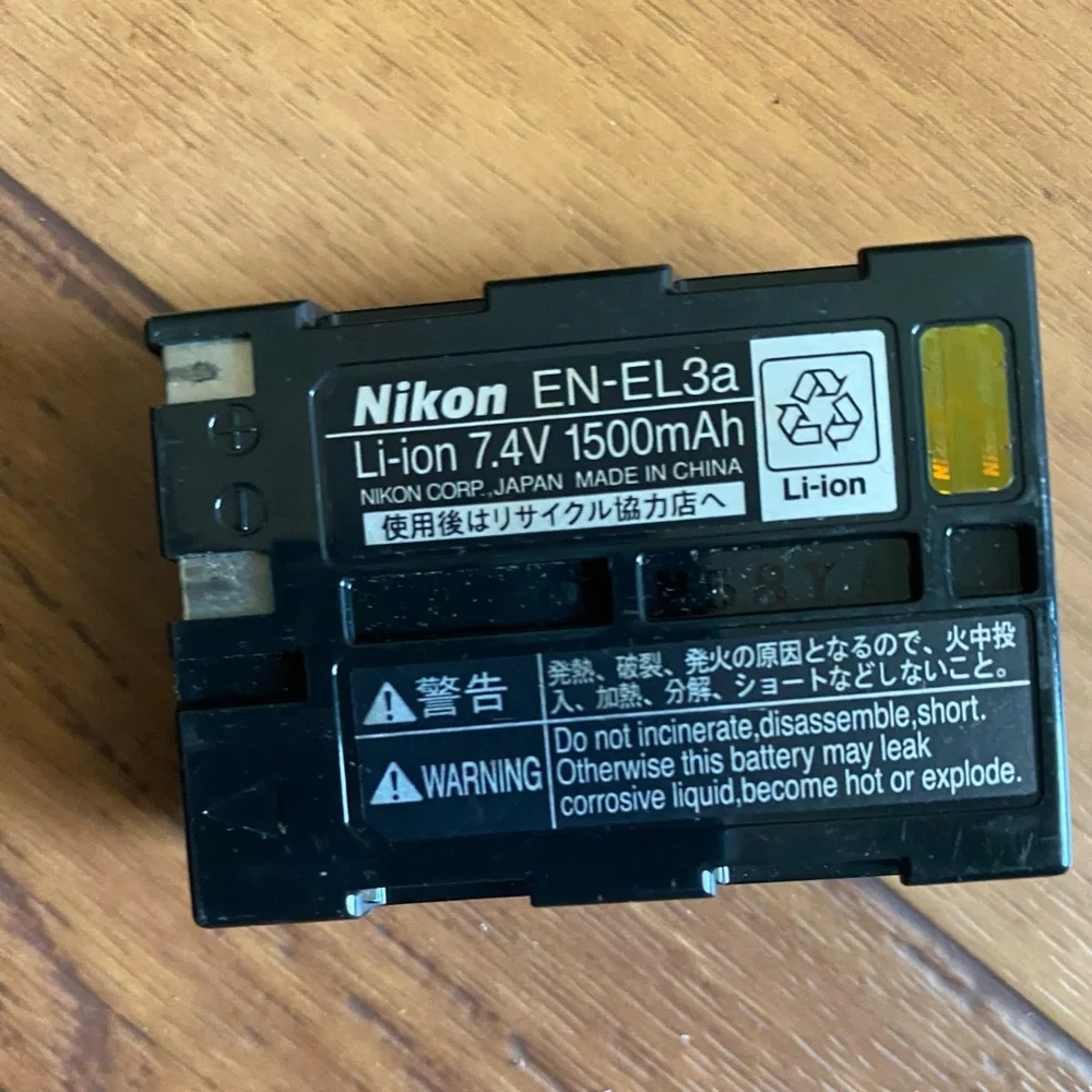 Nikon d50 selling